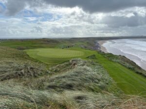 Links golf above the strand on Ireland's coast