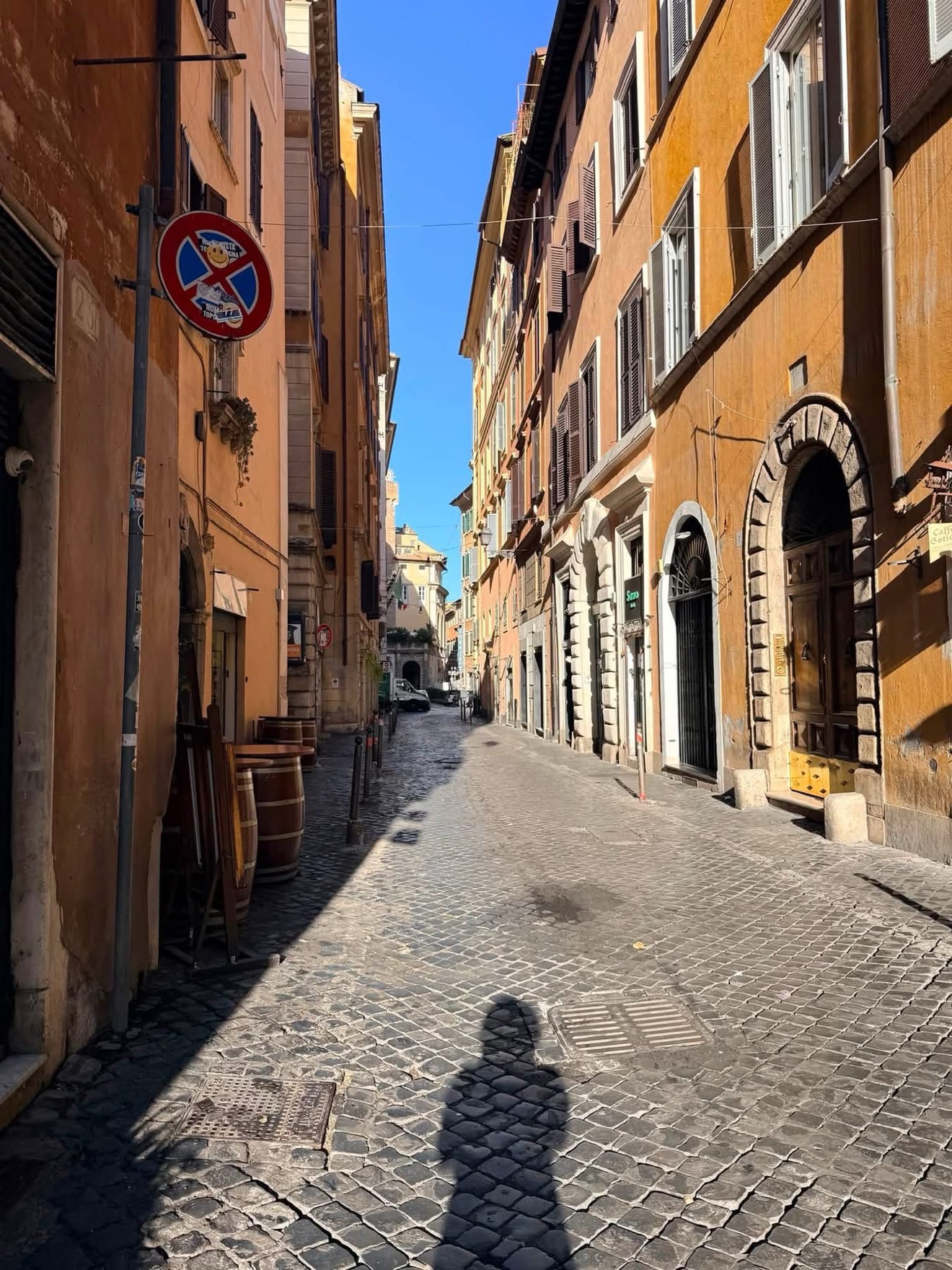 A quiet Roman street
