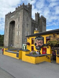 Durty Nelly's, Bunratty, Ireland — est. 1620